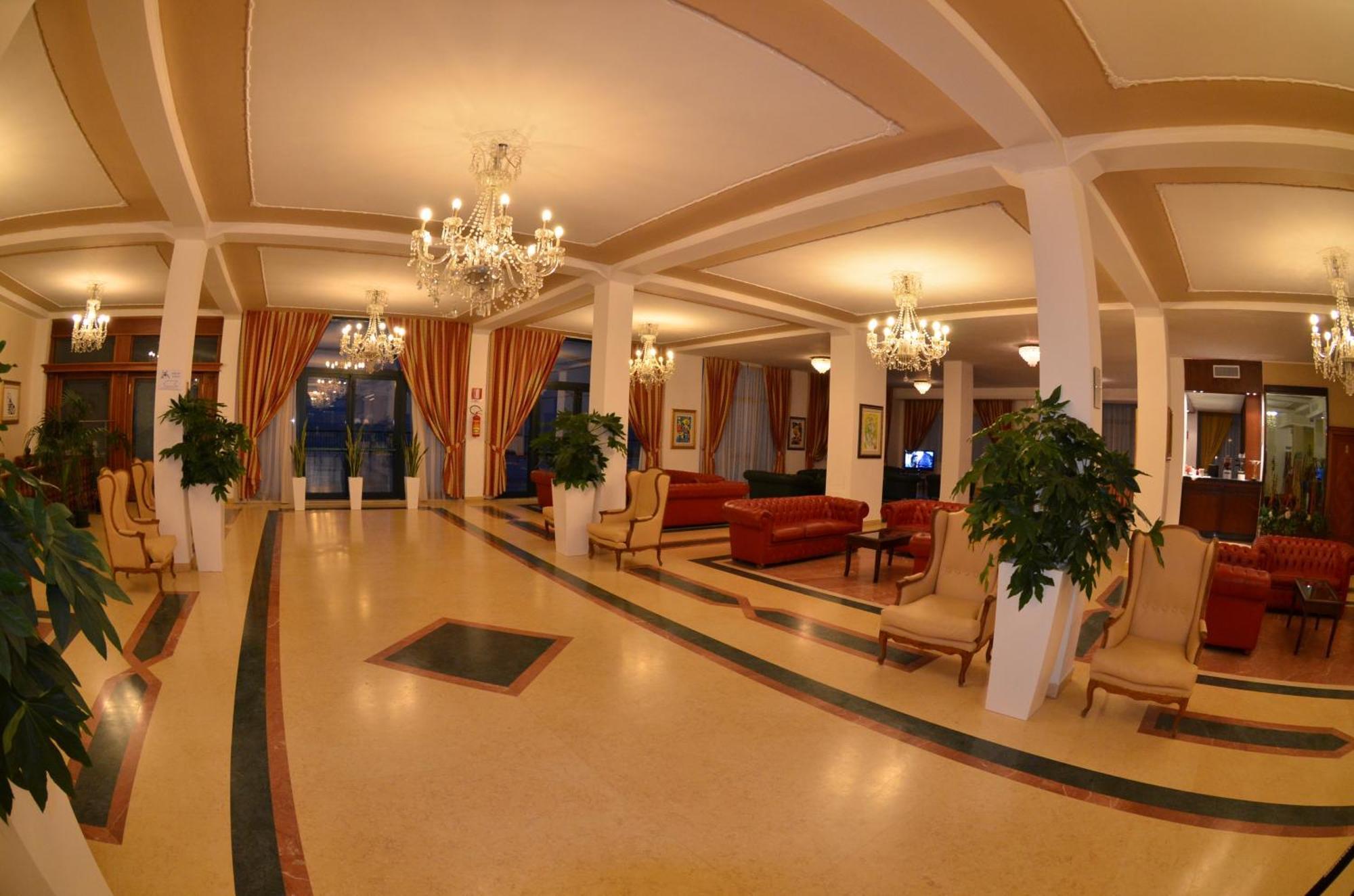 Grand Hotel Montesilvano Marina מראה חיצוני תמונה