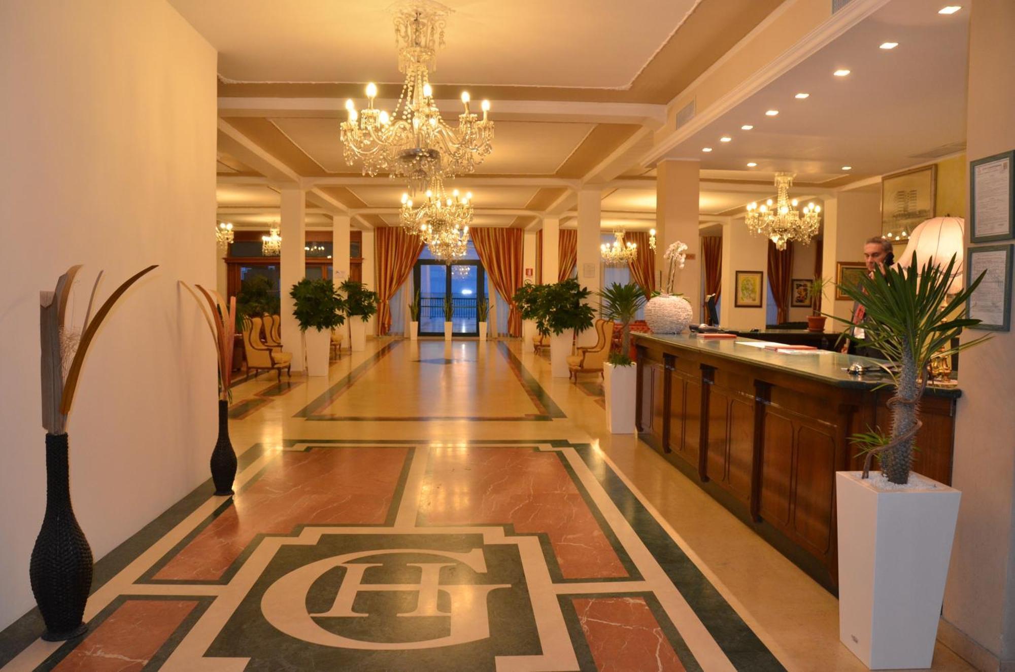 Grand Hotel Montesilvano Marina מראה חיצוני תמונה