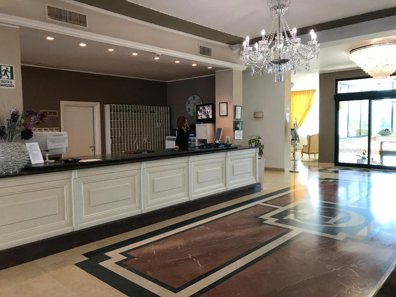Grand Hotel Montesilvano Marina מראה חיצוני תמונה