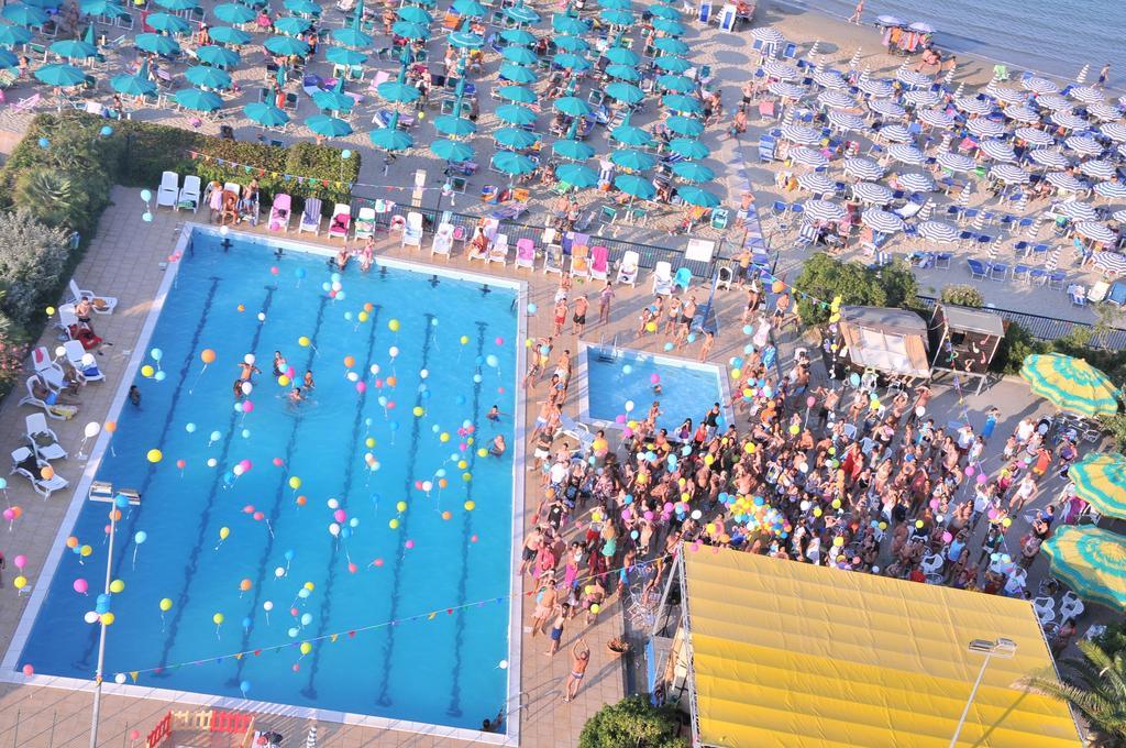 Grand Hotel Montesilvano Marina מראה חיצוני תמונה